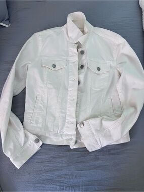 GAP White Denim Jean Jacket - Classic Button-Front